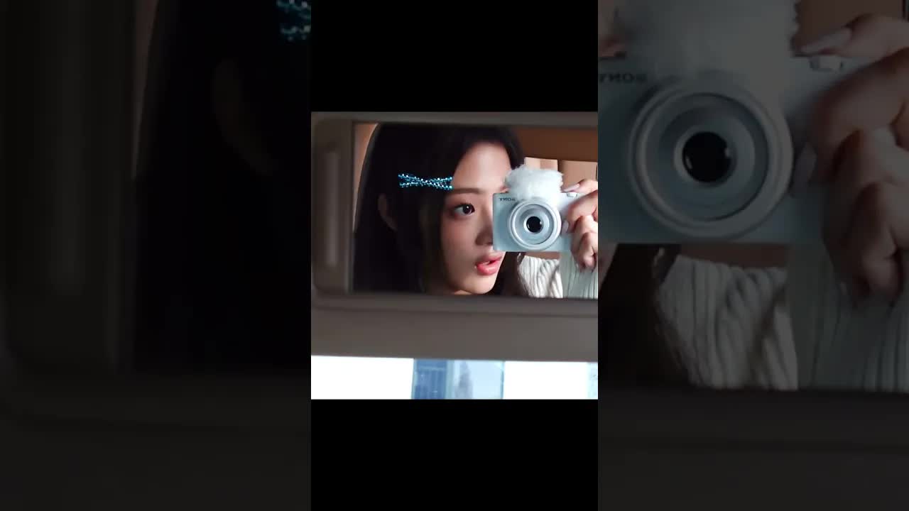 067 - trying to take a selfie but...📷 #NewJeans #뉴진스 #NewJeans OMG #NewJeans Ditto #Year of NewJeans