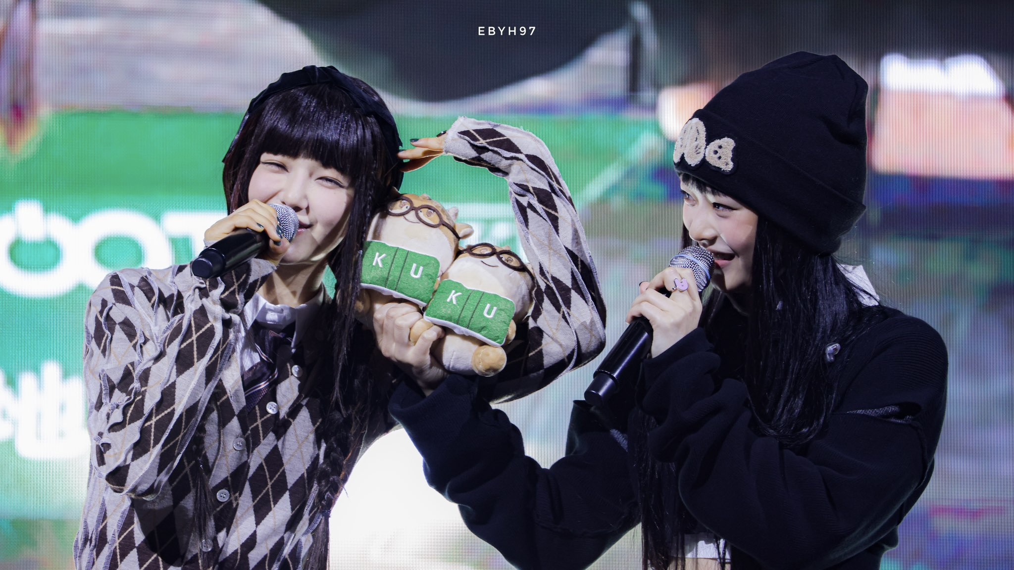 221027 NewJeans (뉴진스) 건국대학교 녹색지대 | Attention, Cookie, Hurt, Hype Boy