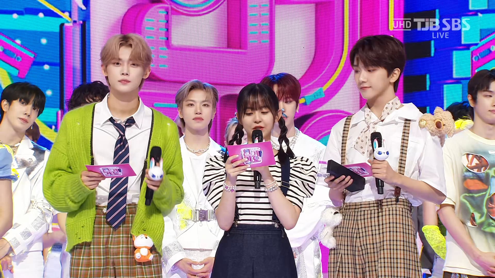 230827 UHD SBS 인기가요 NewJeans 1위 수상+엔딩 2160p