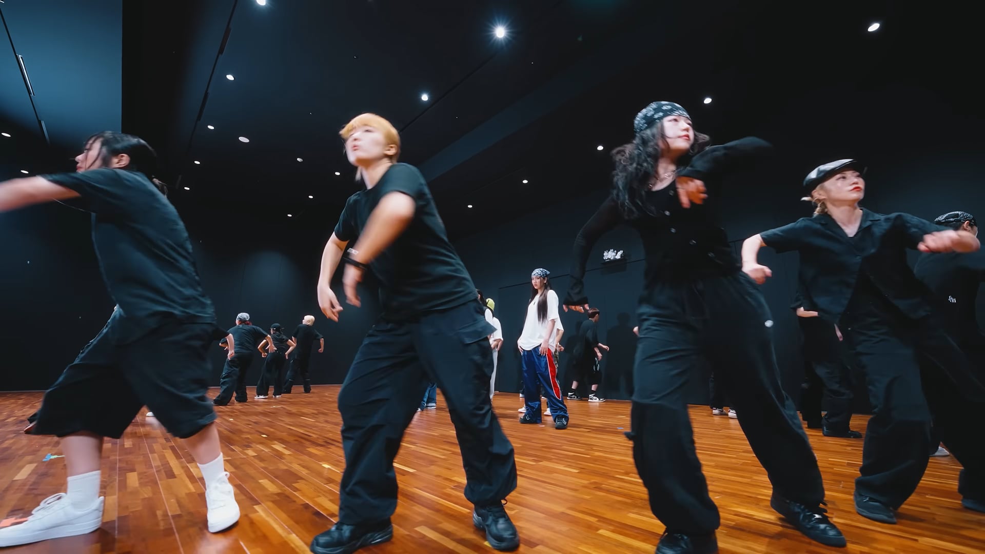 024 - NewJeans (뉴진스) 2024 SBS 가요대전 Summer Dance Practice