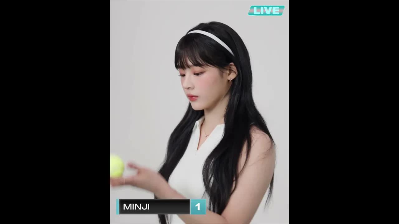 SHe ✨ is sooooo beautiful #stonehenge #selfie #jewelry #newjeans #tennis