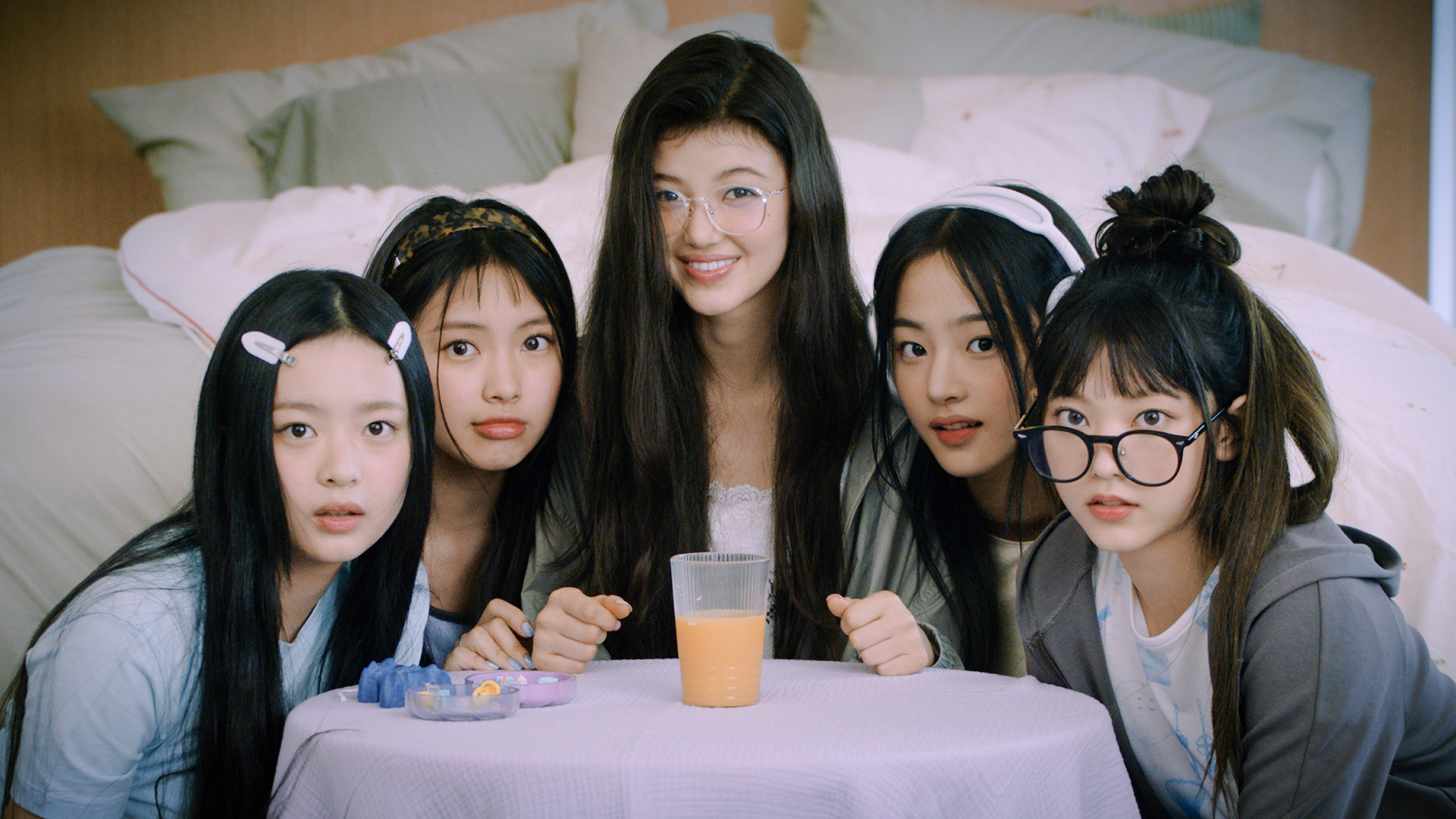 NewJeans 2023 SEASON'S GREETINGS Special Video