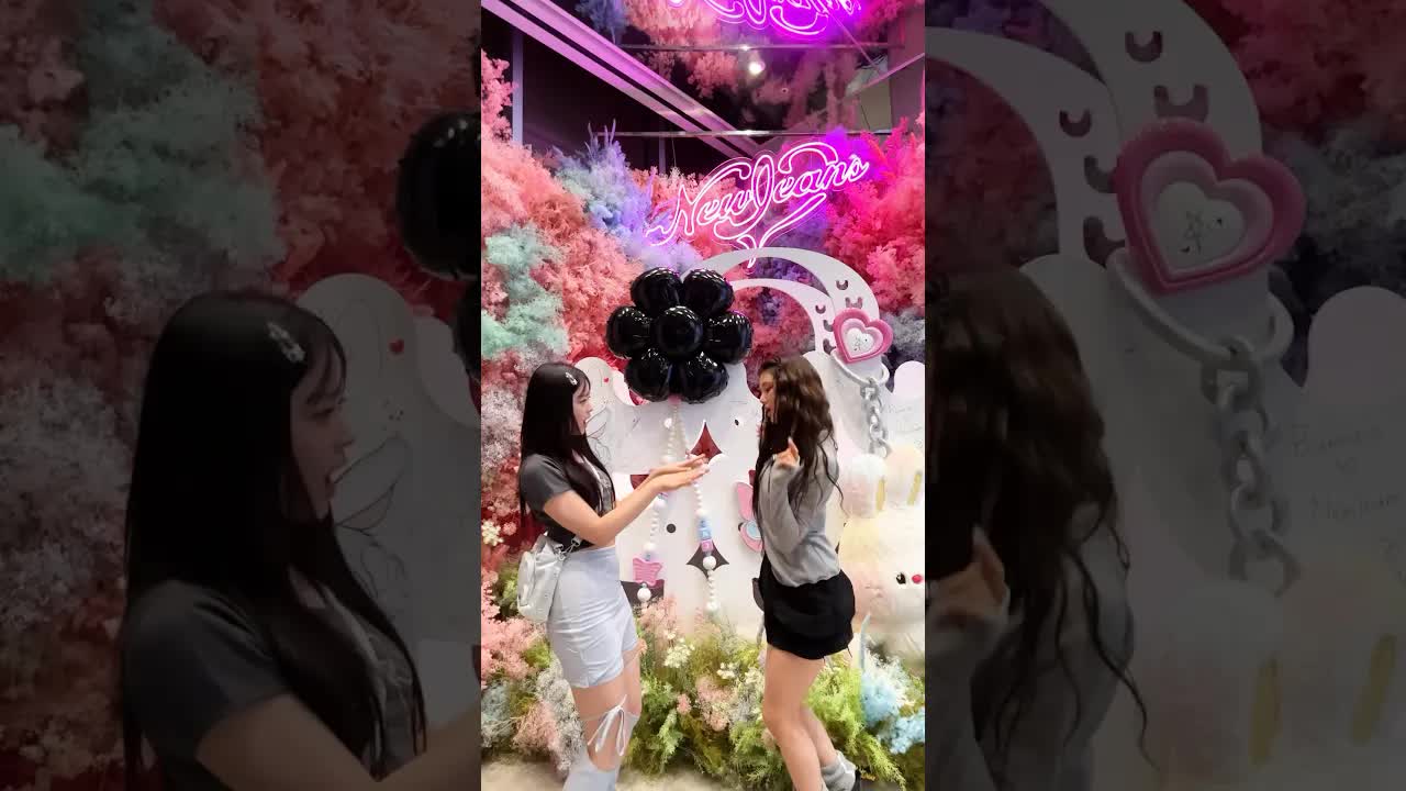 095 - Two NJ girls and one 😺#NewJeans #뉴진스#NewJeans ETA #NewJeans GetUp #Time to NewJeans