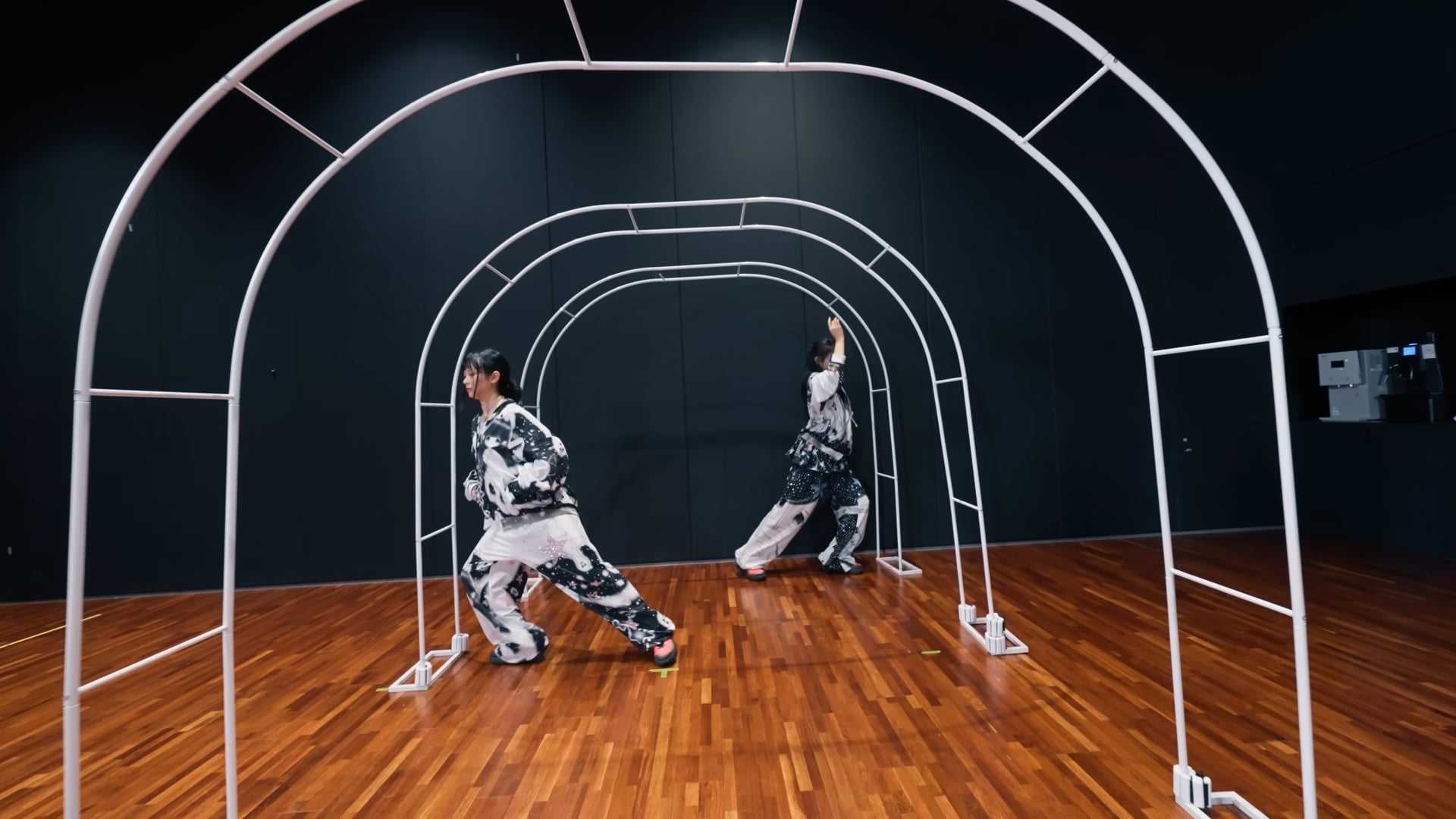 029 - NewJeans (뉴진스) KGMA 2024 Dance Practice