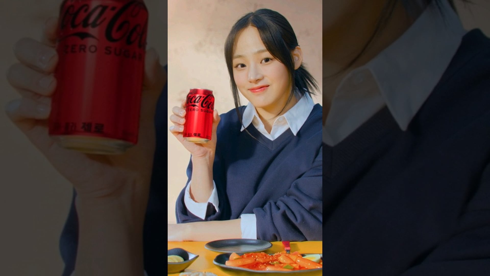 🐻💬- 맛있는 음식에는 역시 코카-콜라! 🥤