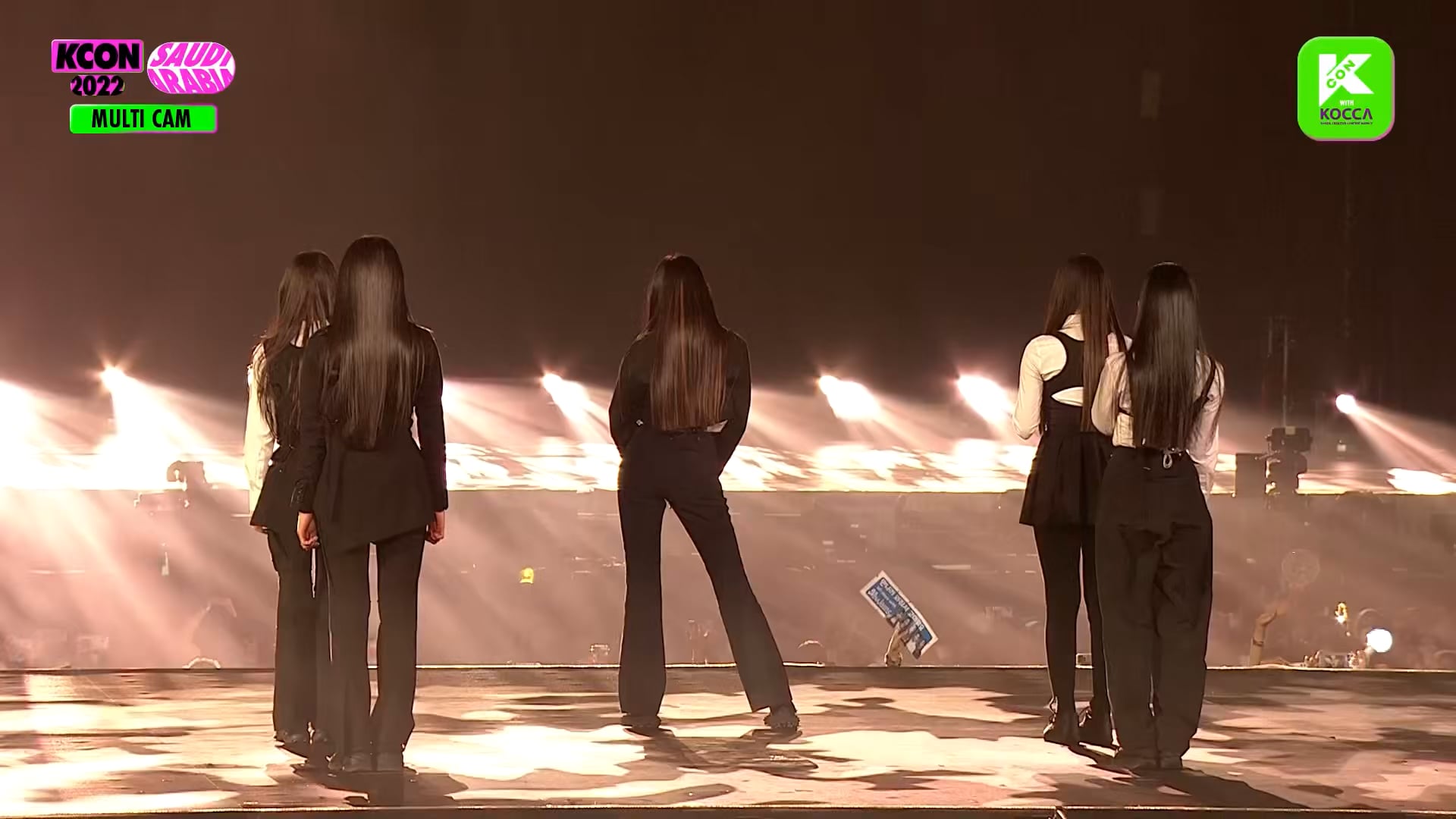 221001 Full Shot NewJeans 뉴진스 - Attention MULTI CAM KCON 2022 SAUDI ARABIA