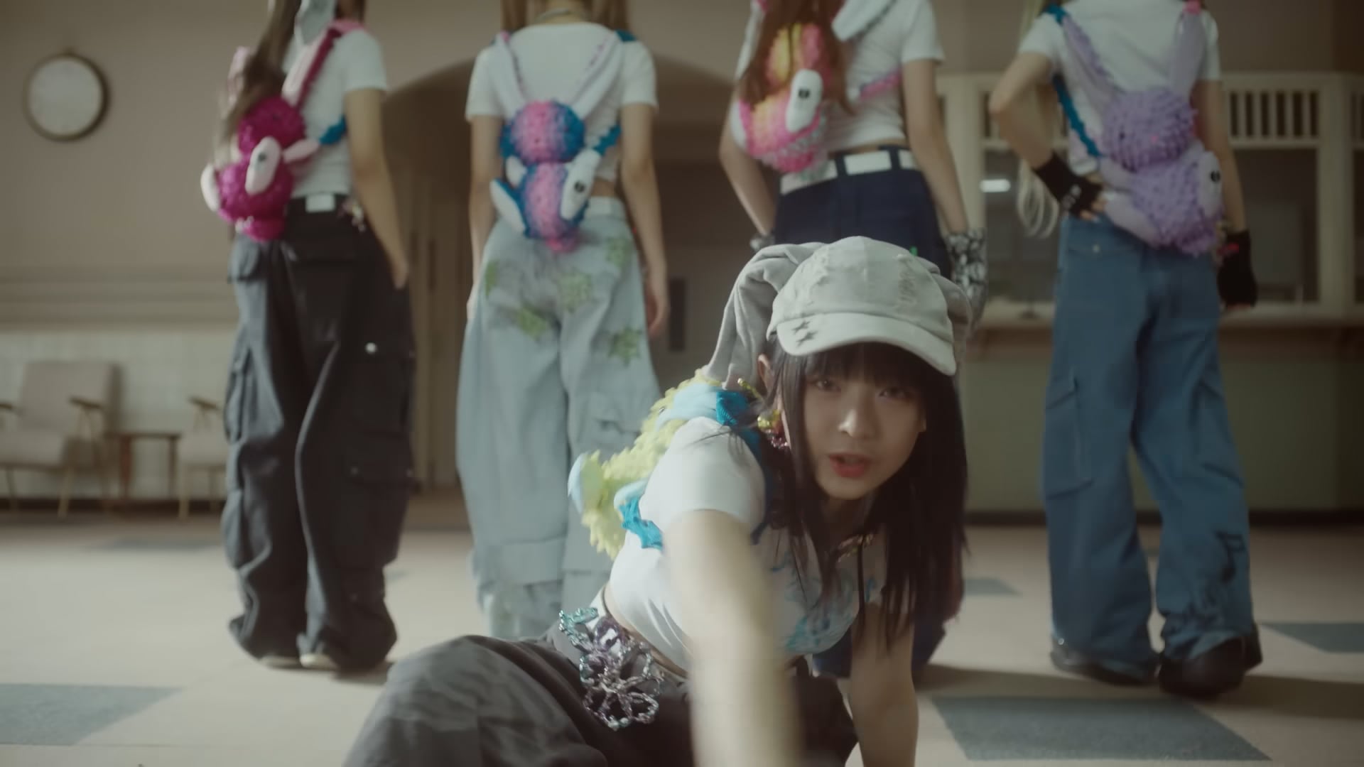 016 - NewJeans (뉴진스) 'OMG' Official MV (Performance ver.)