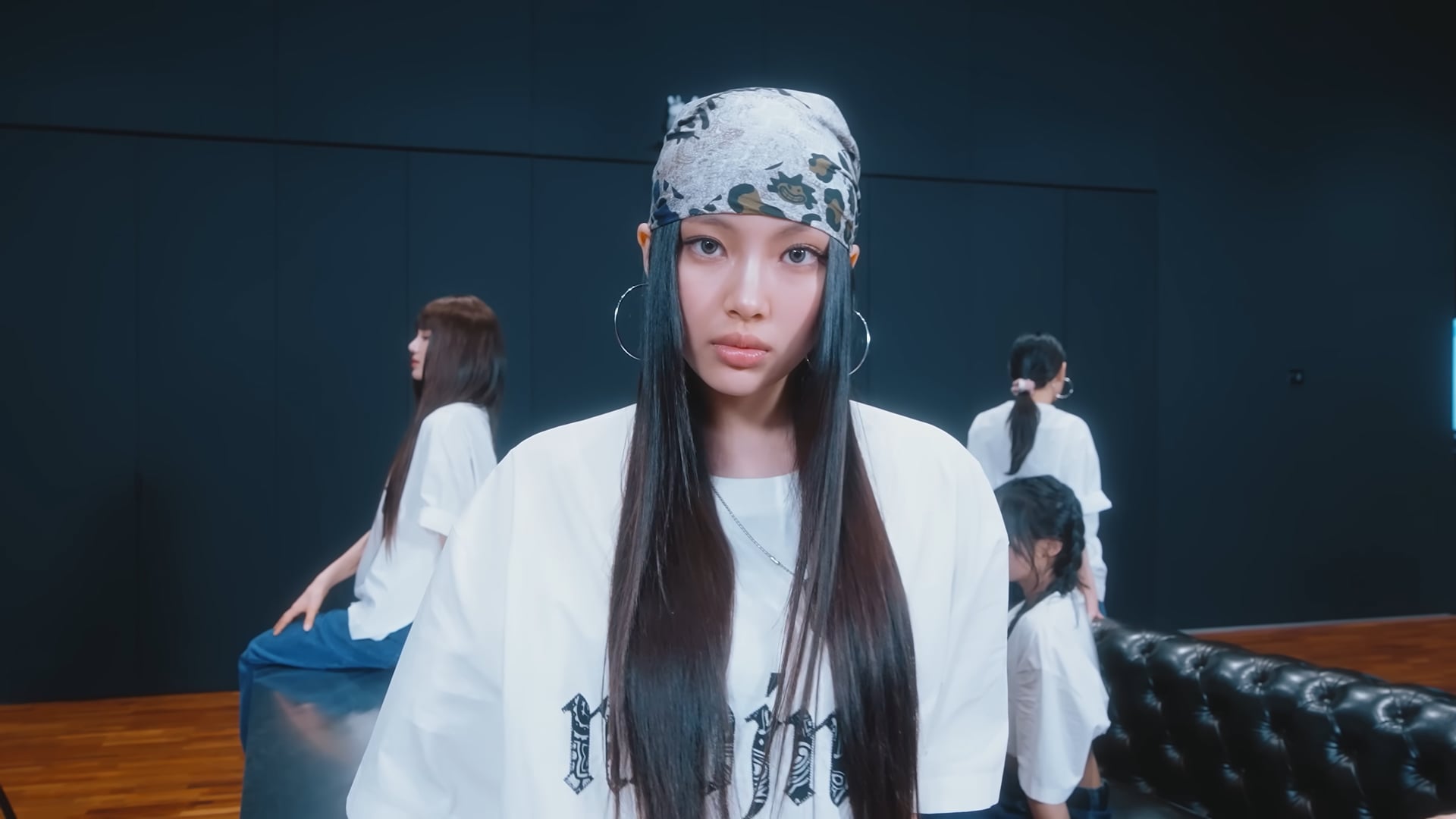 022 - NewJeans (뉴진스) 'Right Now' Dance Practice