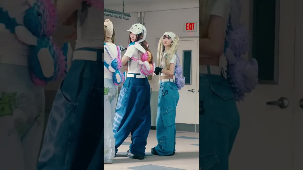 044 - Hi back 🙌 #NewJeans #뉴진스 #NewJeans OMG #NewJeans Ditto#Year of NewJeans