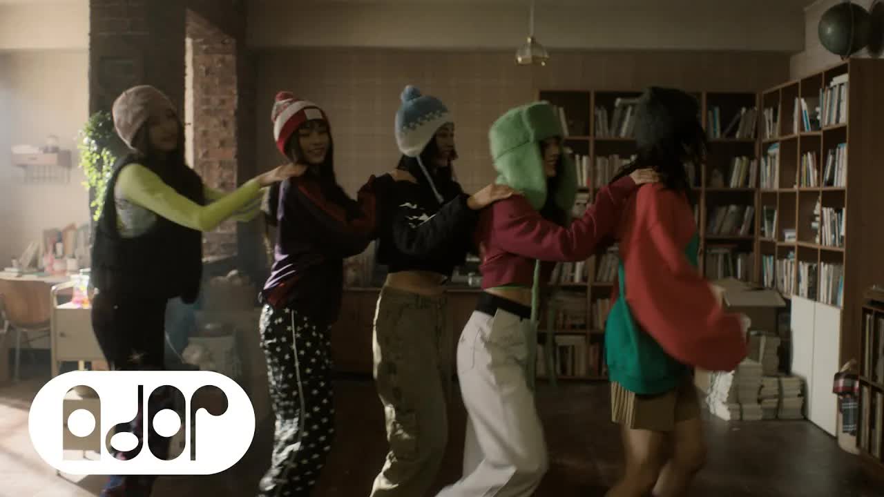 029 - NewJeans (뉴진스) 'OMG' Official MV (Performance ver.3)