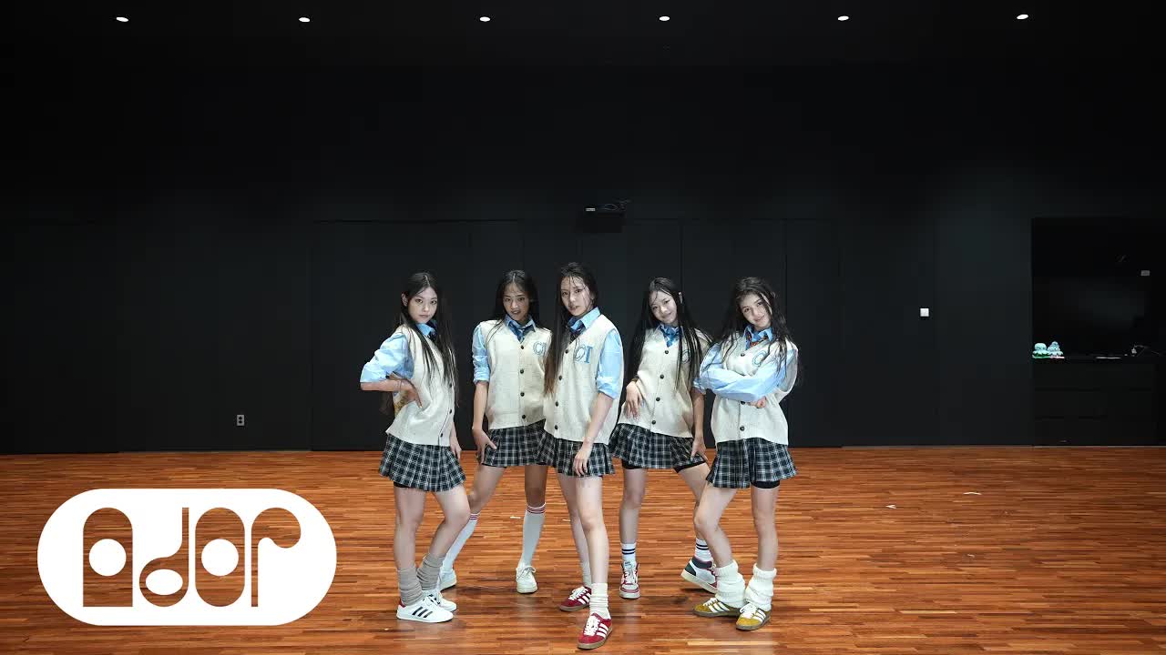 006 - NewJeans (뉴진스) 'Attention' Dance Practice (ver.3)