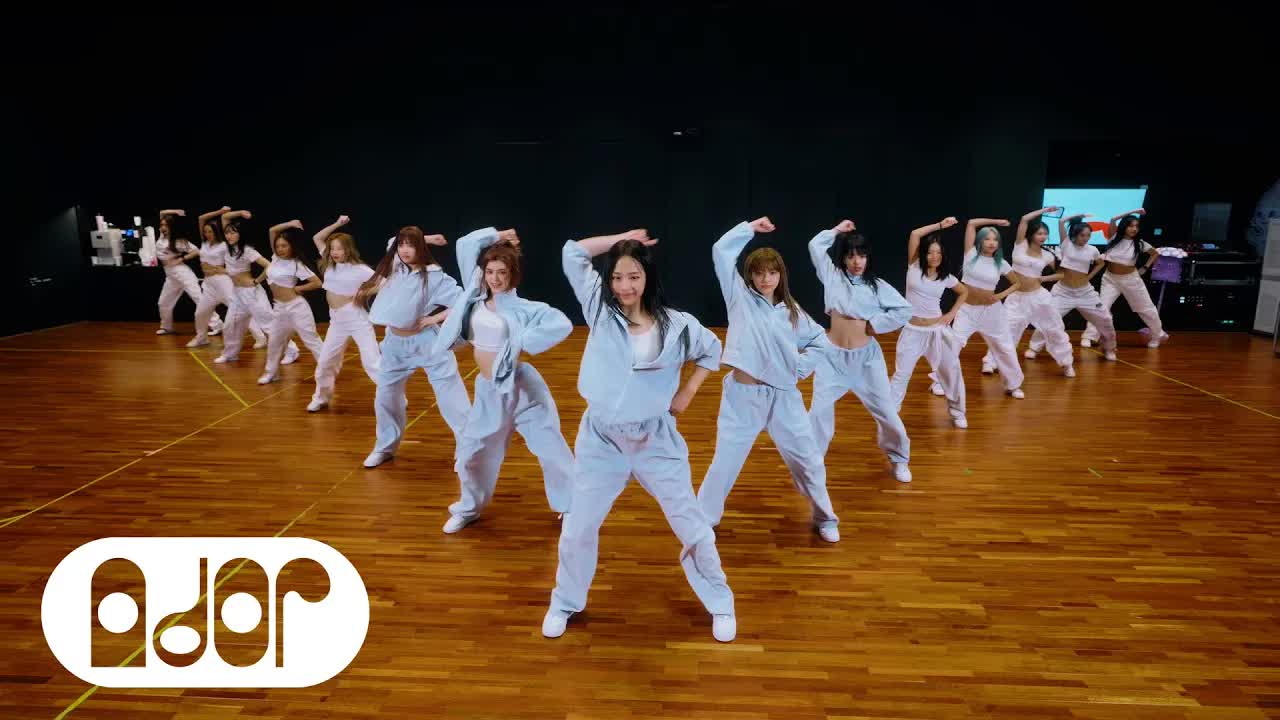 022 - NewJeans (뉴진스) The 37th GOLDEN DISC AWARDS Dance Practice