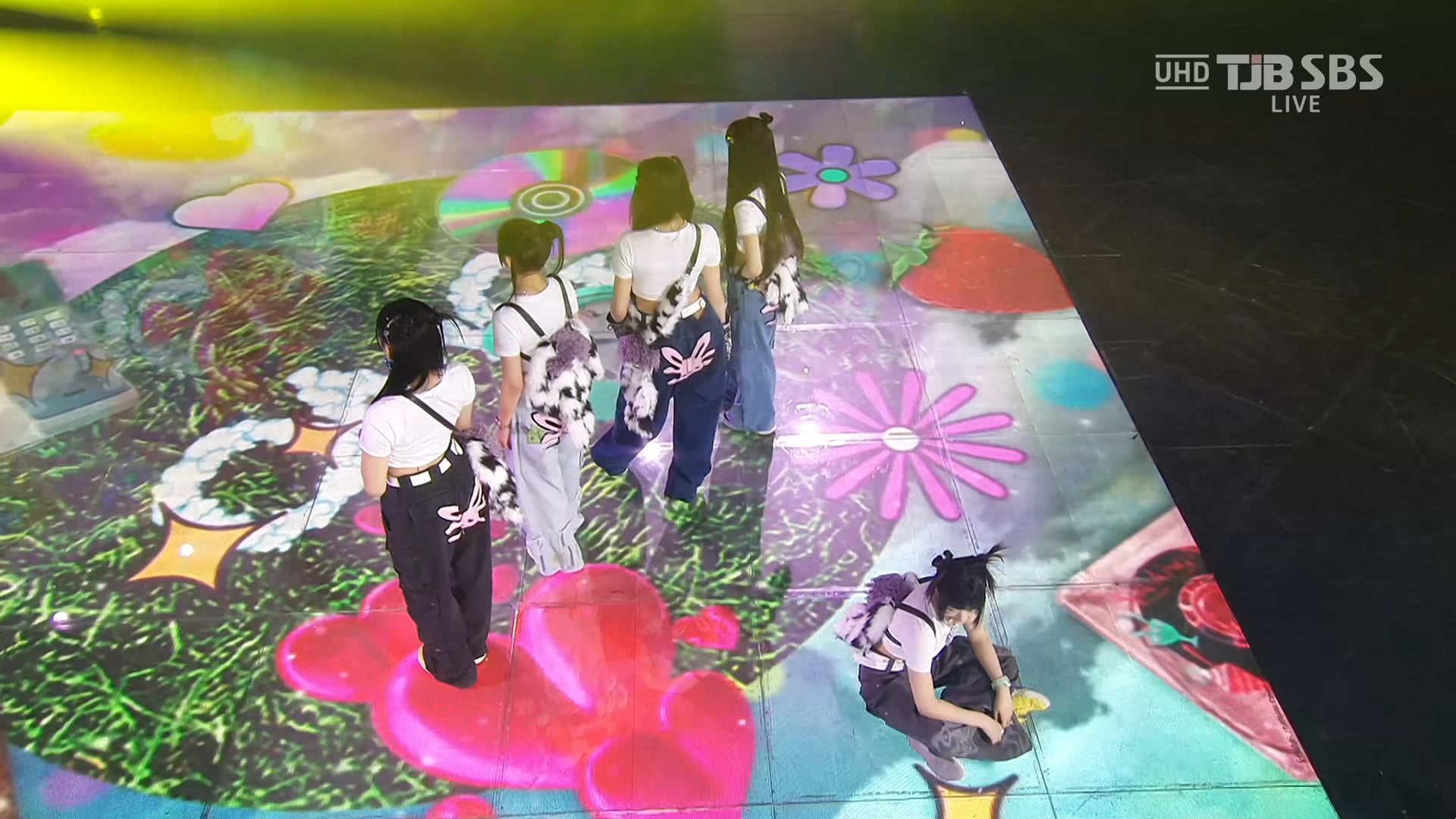 230129 UHD 인기가요 NewJeans OMG 2160p