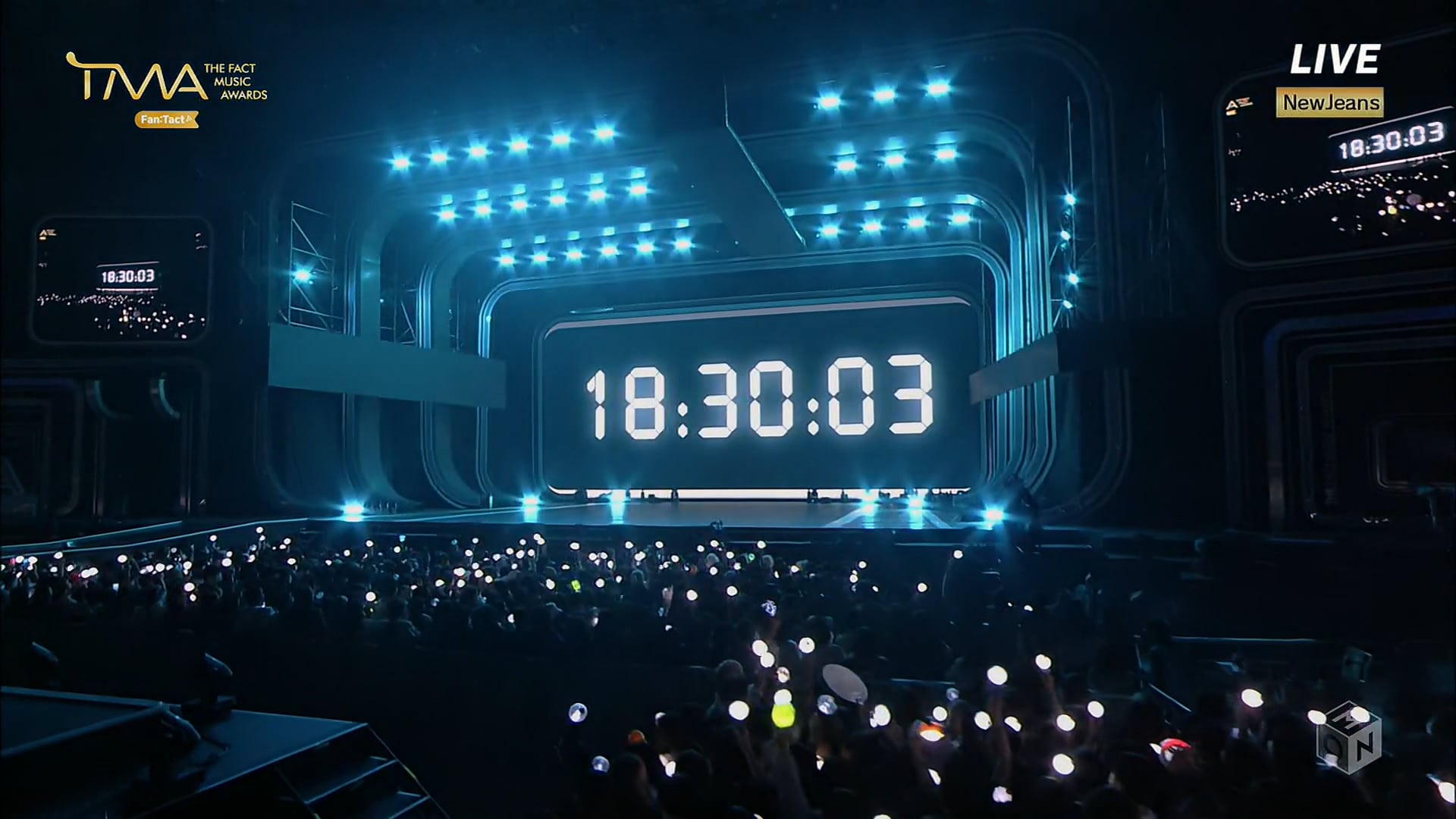 221008 THE FACT MUSIC AWARDS NewJeans Hype BoyAttention