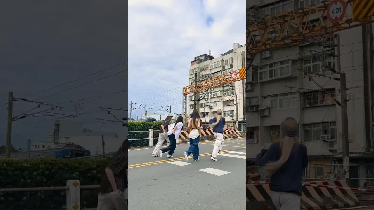 033 - see you out 🚃 #NewJeans #뉴진스 #NewJeans HowSweet #NewJeans BubbleGum #NewJeans is Everywhere