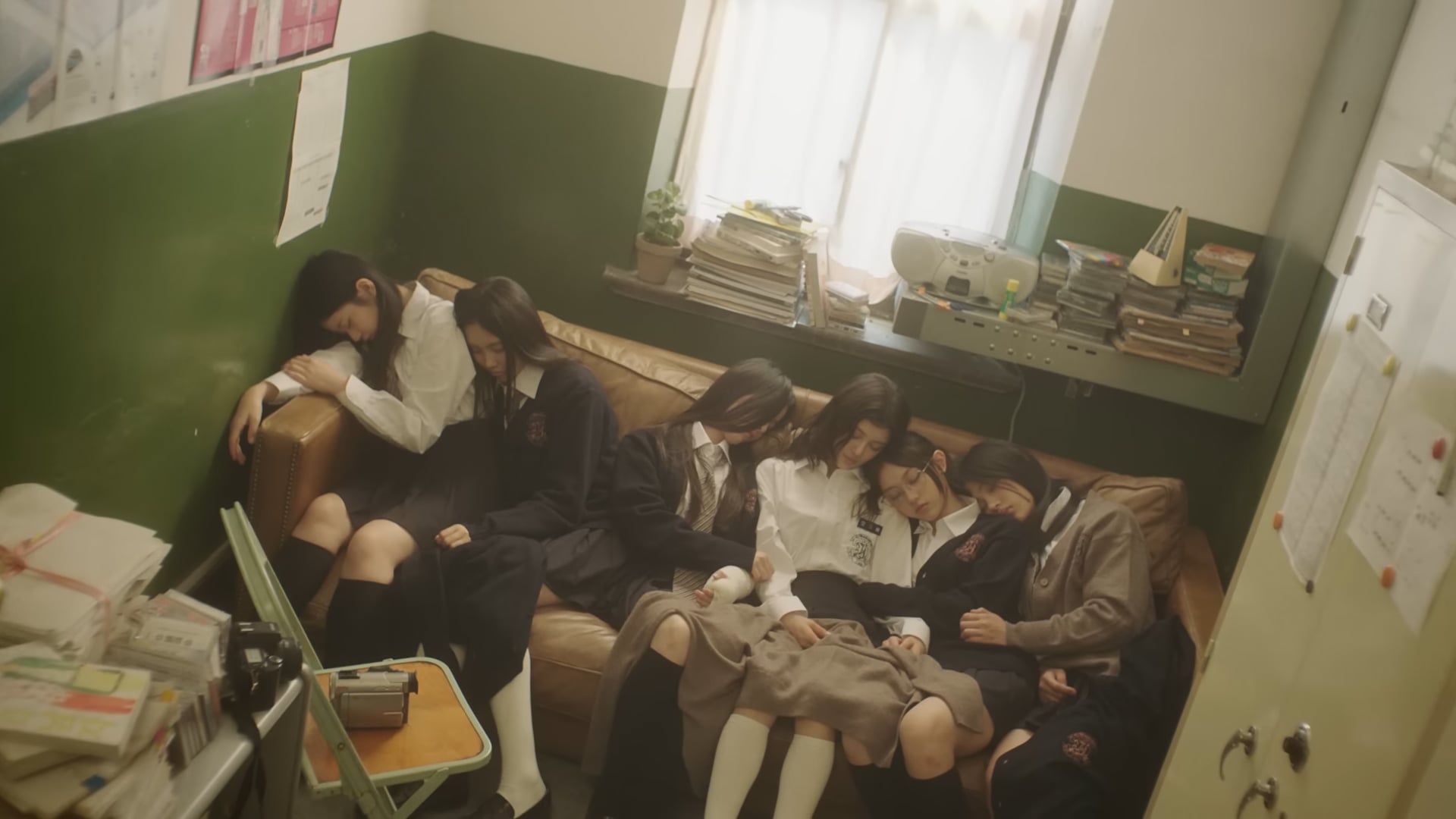 001 - NewJeans (뉴진스)