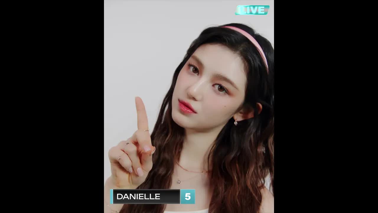 사슴은 내 마음을 녹용 🦌💛 #stonehenge #jewelry #selfie #newjeans #tennis