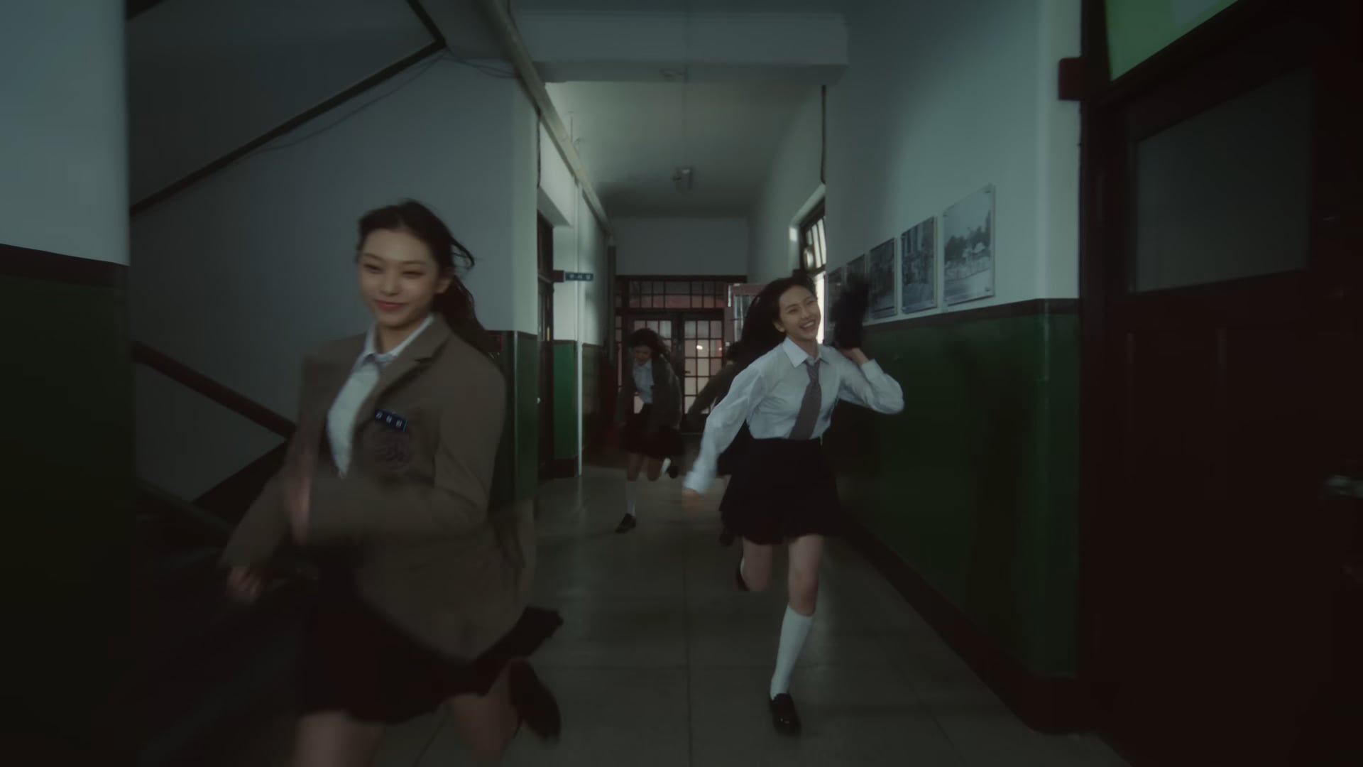 014 - NewJeans (뉴진스) 'Ditto' Official MV (side B)