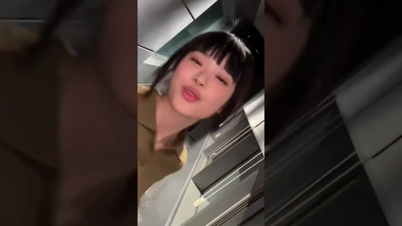 069 - A film by NewJeans 🎬 출연： 뉴진스 ⧸ 촬영： 뉴진스 ⧸ 편집： 뉴진스 #NewJeans #뉴진스 #NewJeans OMG #NewJeans Ditto