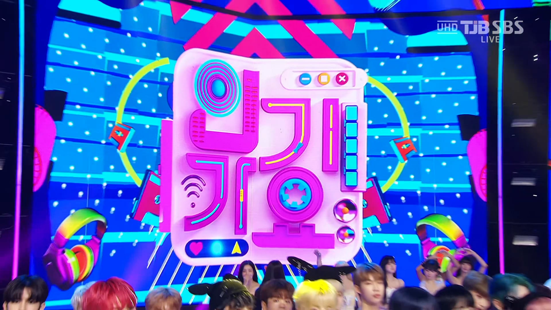 230806 UHD SBS 인기가요 NewJeans 엔딩 2160p