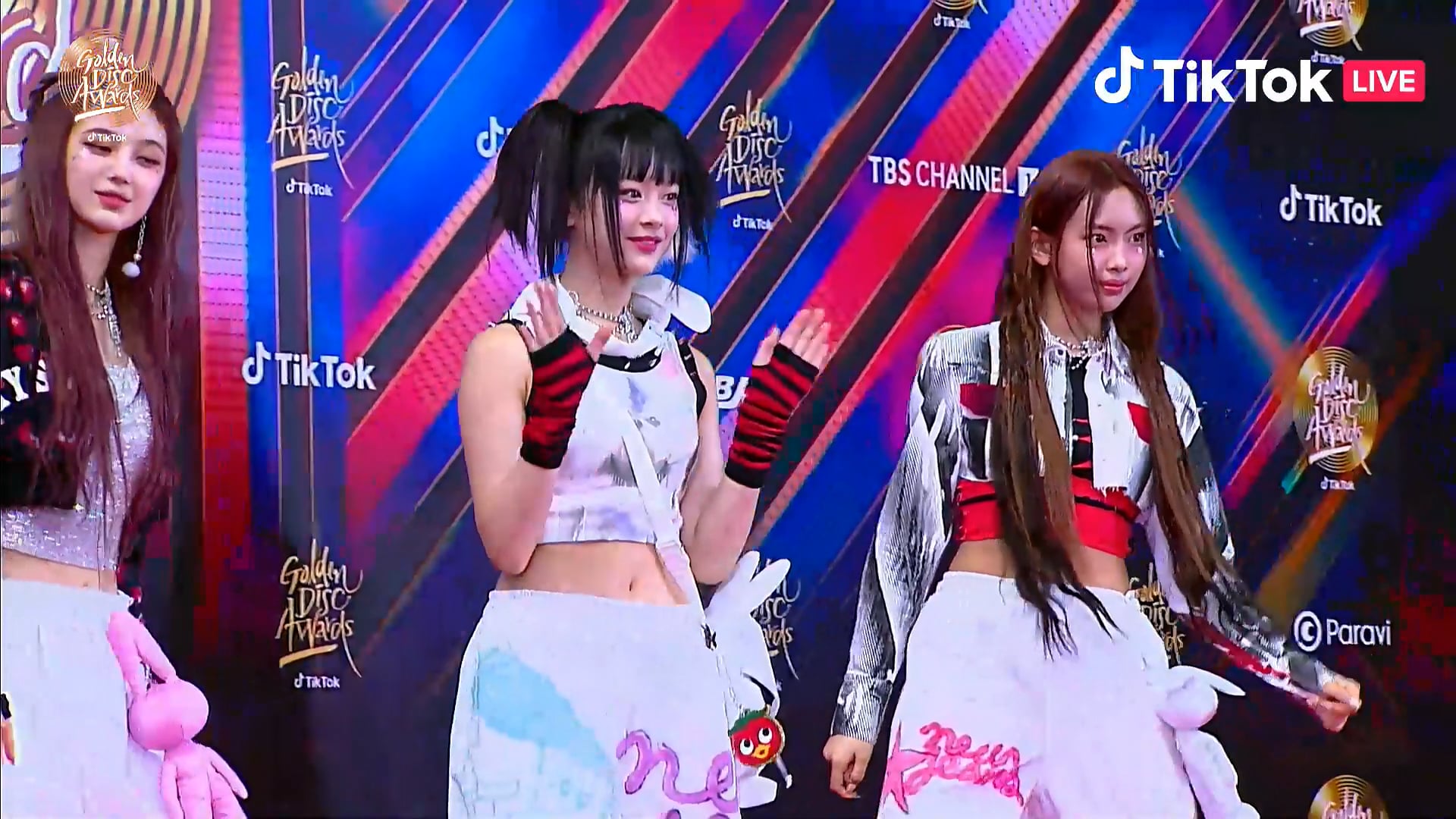 230107 GOLDEN DISC AWARDS 2023 Red Carpet NewJeans CUT